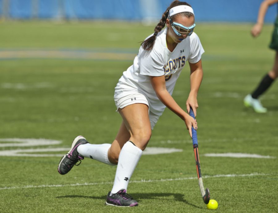 Field hockey downs Glenbard West, moves on the title game