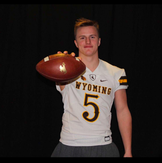 Ooms commits to Wyoming