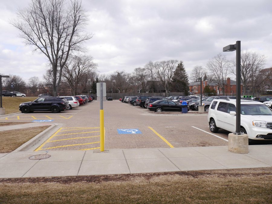 Opinion: The senior parking lot is for seniors