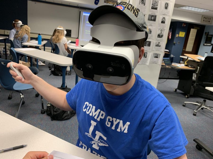 Virtual+reality+allows+students+to+explore+world