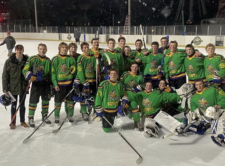 Boys+Hockey+gets+their+fourth+win+in+a+row+at+The+Winter+Classic