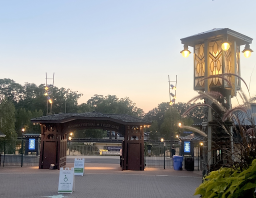 The main gates of Ravinia Festival.