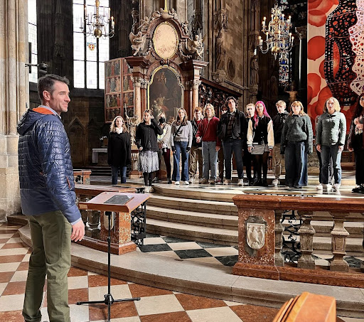 The choir performed in St. Stephens Cathedral in Vienna (via @lfhschoir on Instagram)