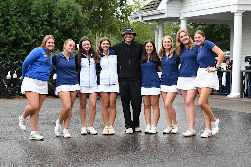 The 2023-24 Girls Golf Team. Coach Sam Beckman pictured middle. Photo courtesy of Zofia Olszewski and VIP Photos. 
