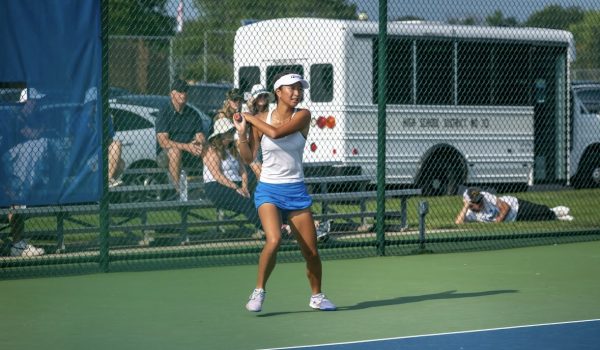 Isabelle Chong, image from LFHS Girls Varsity Tennis