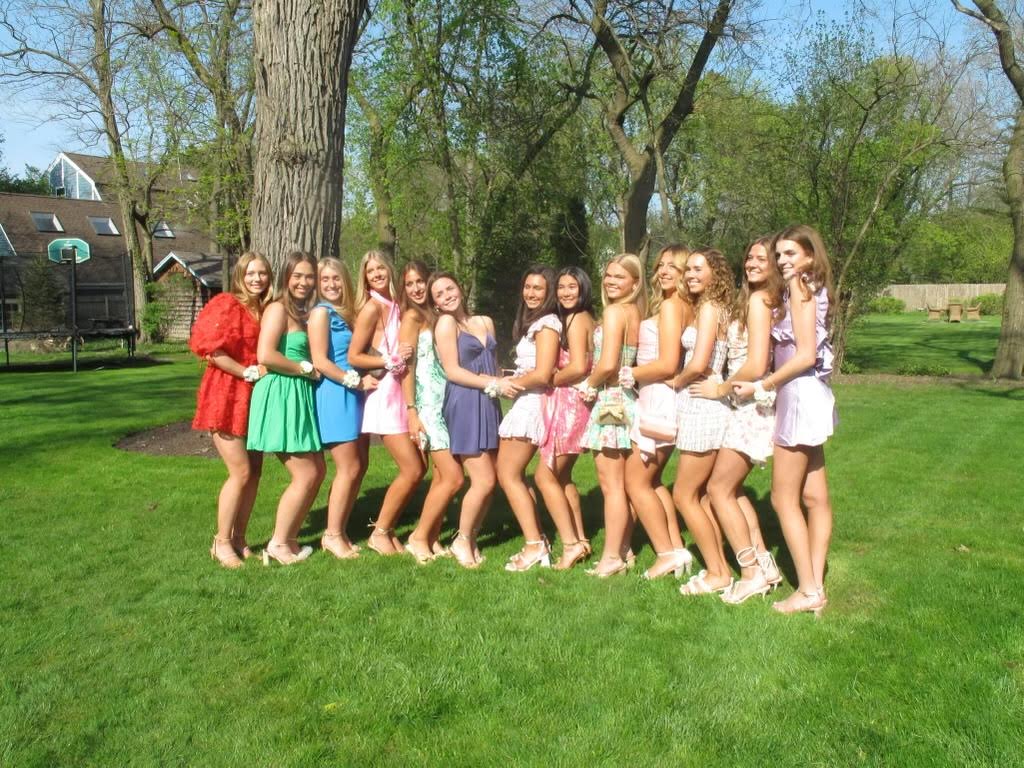 Class of 2023 wearing short dresses to their senior prom (Courtesy of Elsa Dahlgren)
