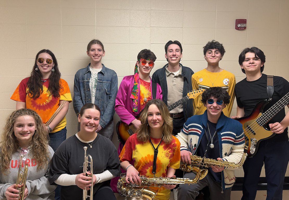 Performed by: sophomore Kamila Cygan, juniors Nick Alarcon, Charlotte Kelly, Marcel Meyer, Sharon Ocampo, Jude Weinstein, seniors Nate Arch, Klaudia Cygan, Alejandro Leahy, Fleury Robbins, and Andrew Ter Louw
