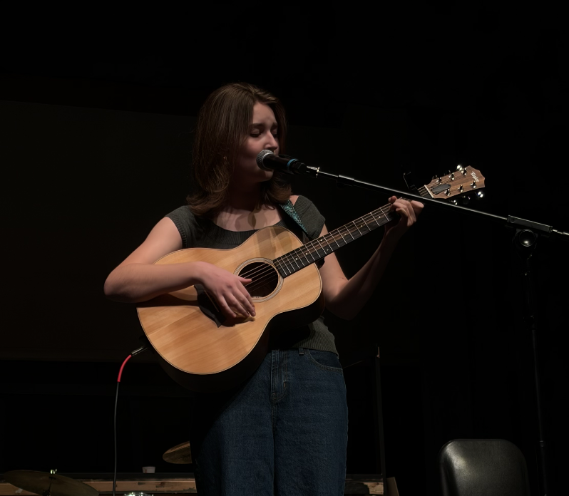 Junior Zoë Floriani performing. Photo courtesy of Sydney Keck.