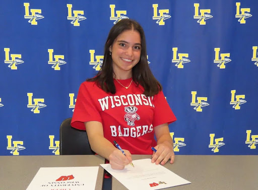 Ava Pasquesi Commits to University of Wisconsin to Continue her Cheerleading Career